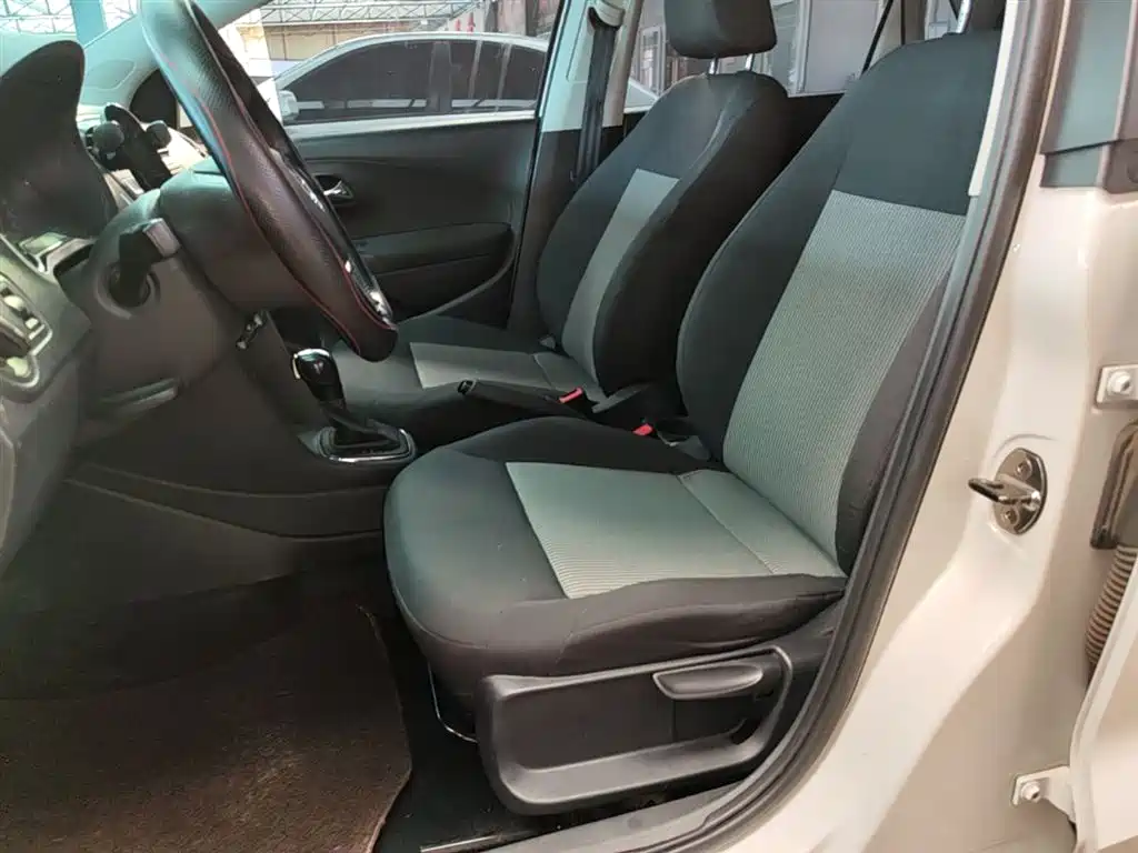 Volkswagen Polo 2018 1.5L Auto Safe Drive фото 15