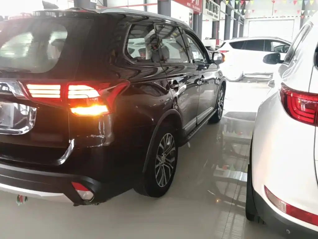 Mitsubishi Outlander 2017 2018 2.0L 2WD Glory Edition 5-seater