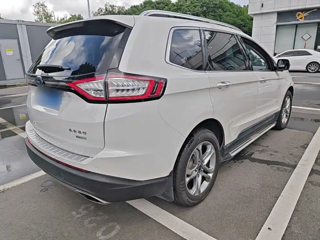Фото 7 - Ford Edge