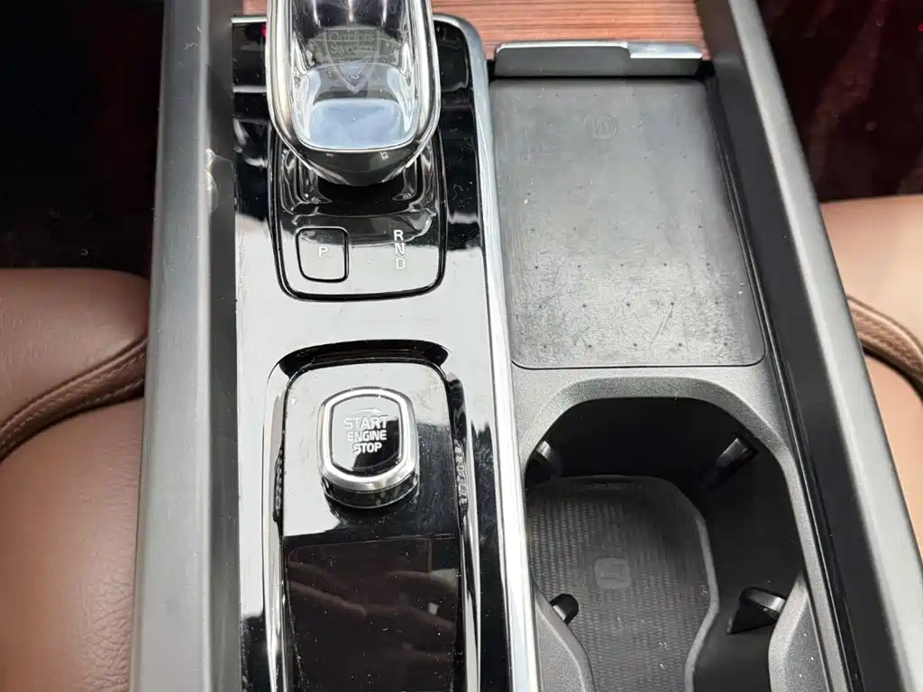 Фото 23 - Volvo XC60