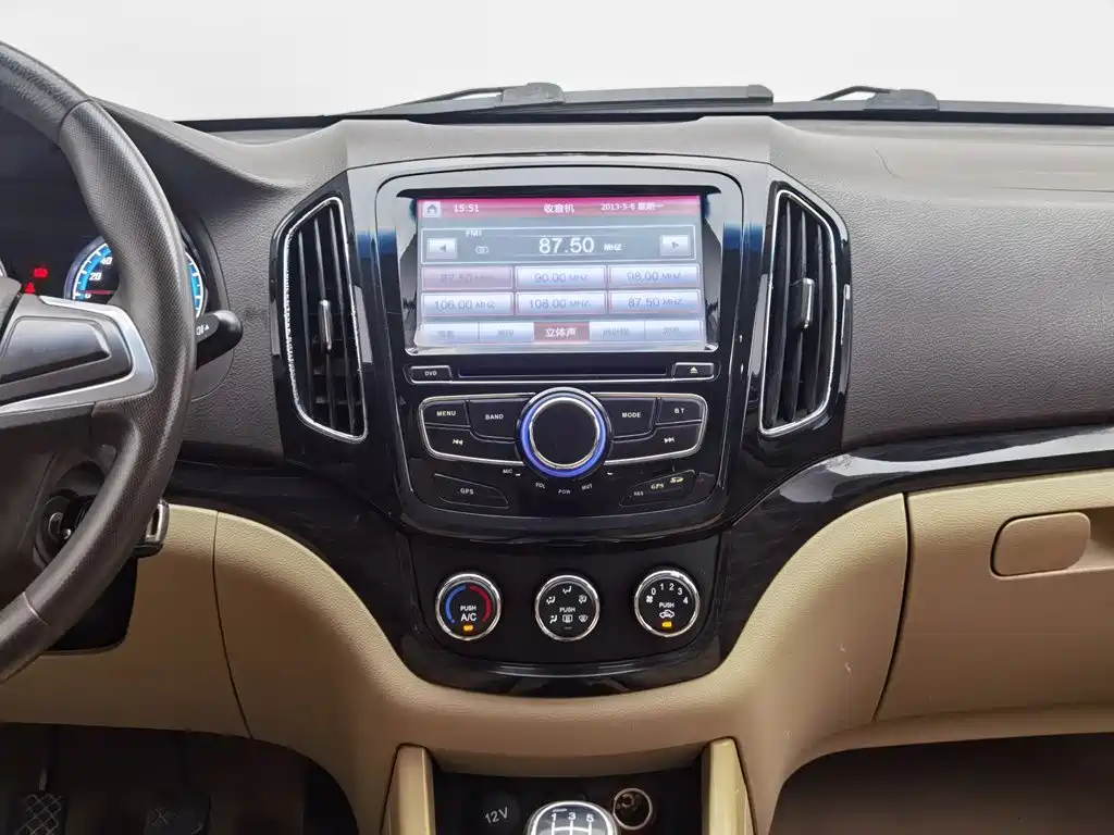 Baojun 730 2015 2014 1.5L Manual Comfort ESP Edition 7-Seater