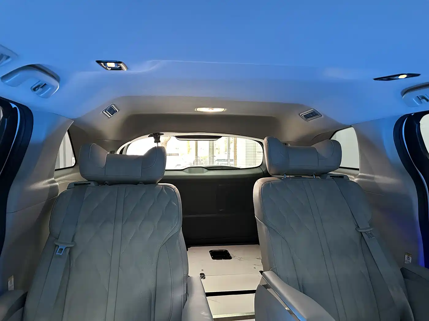 Toyota Sienna 2023 2.5L Hybrid Comfort Edition фото 14