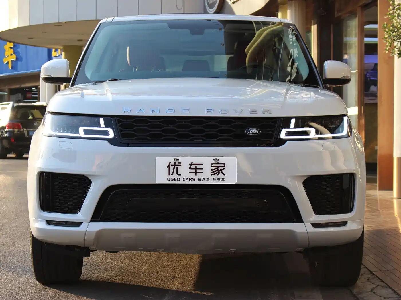 Land Rover Range Rover Sport 2016 Model 3.0 SC V6 SE фото 3