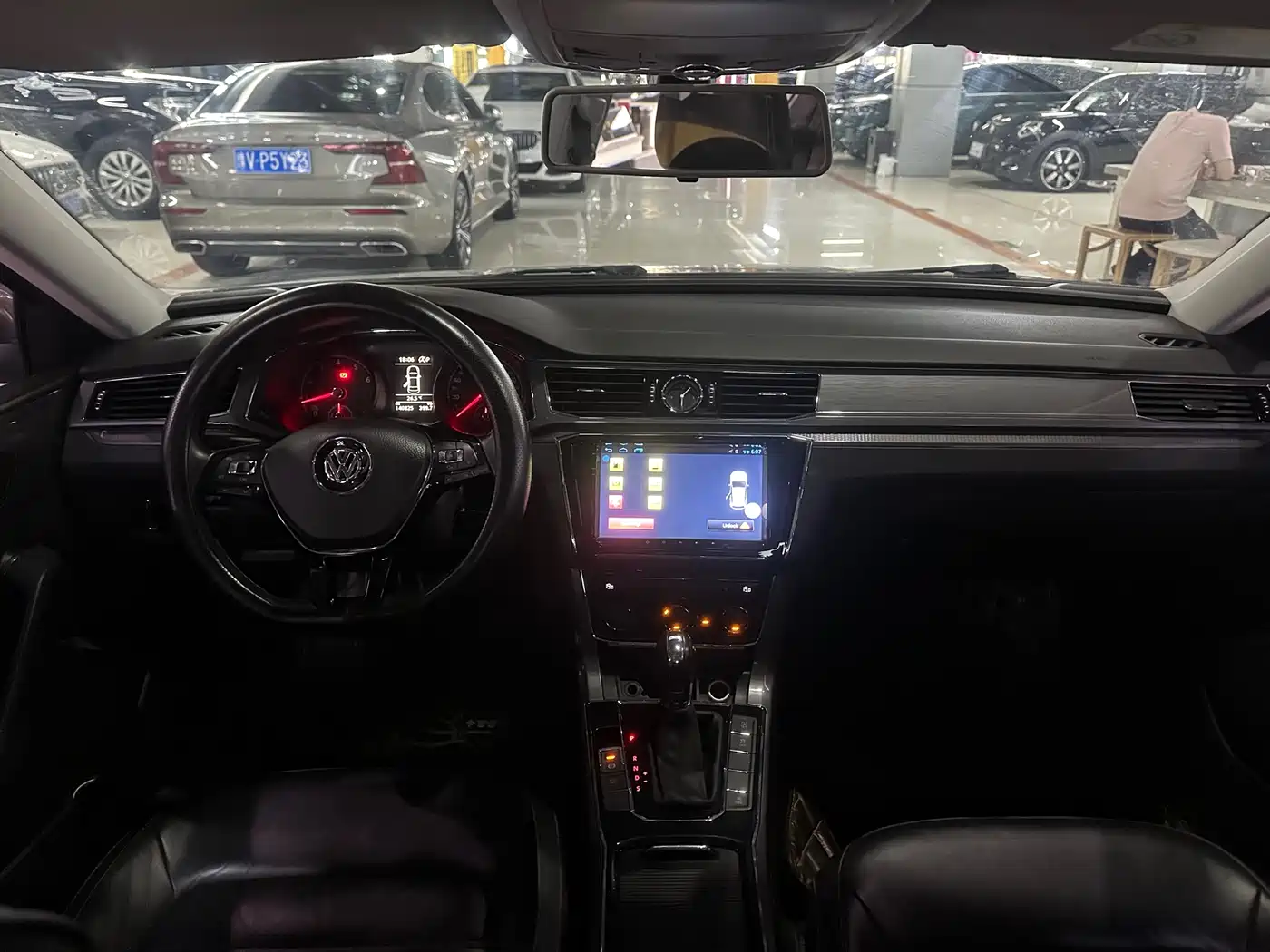 Volkswagen Passat 2016 280TSI DSG Honor Edition фото 5