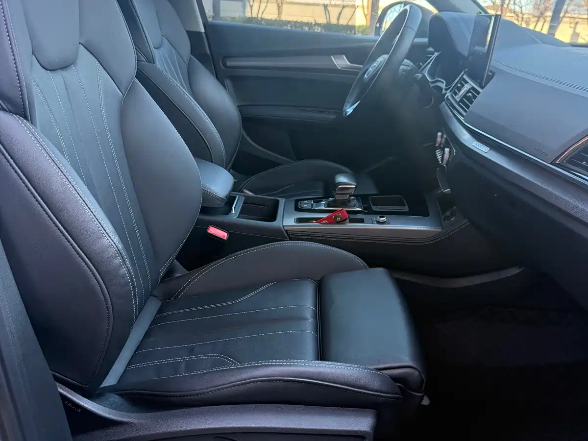 Audi Q5L 2022 40T Luxury Dynamic фото 20