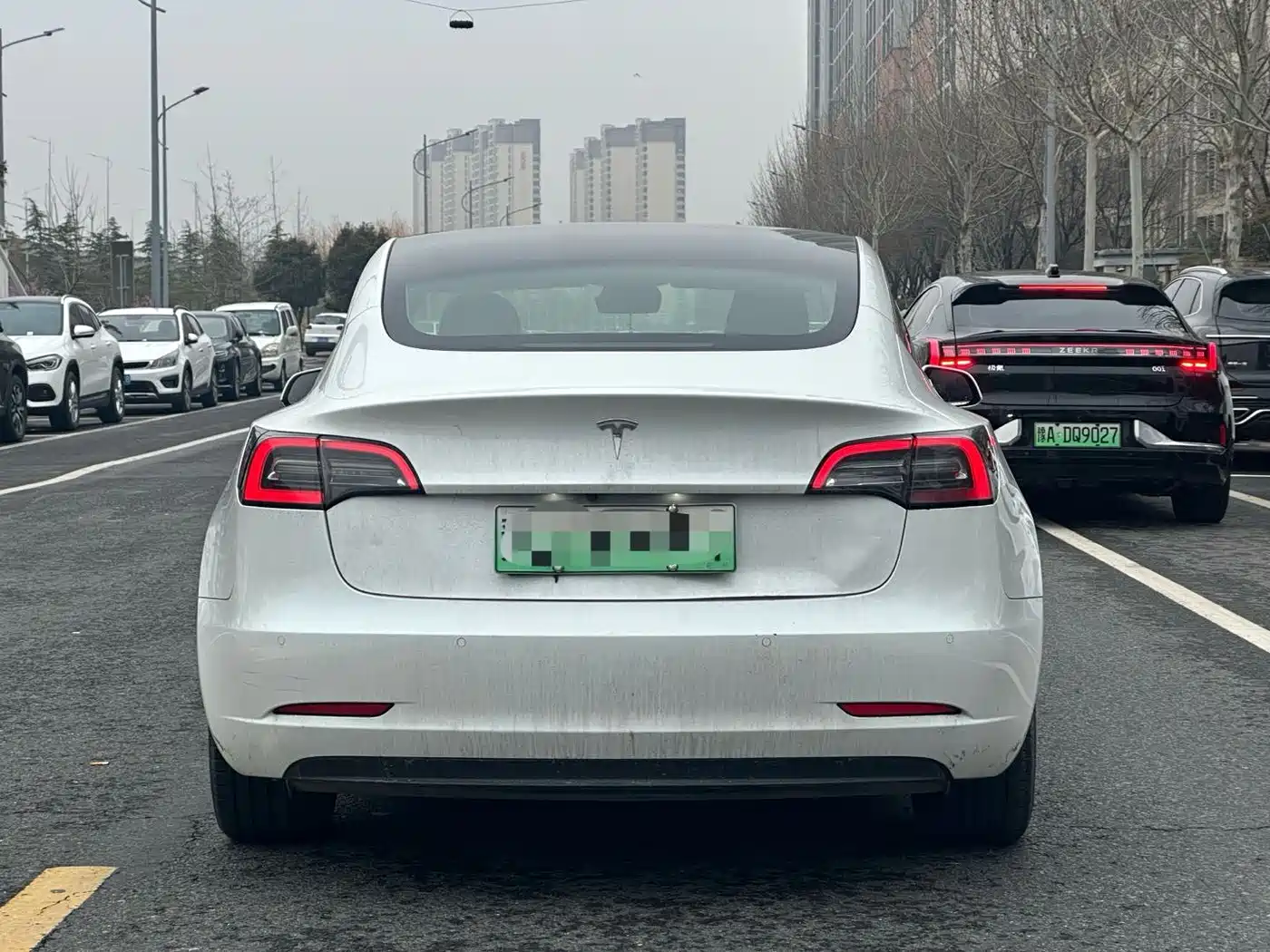 TESLA MODEL 3