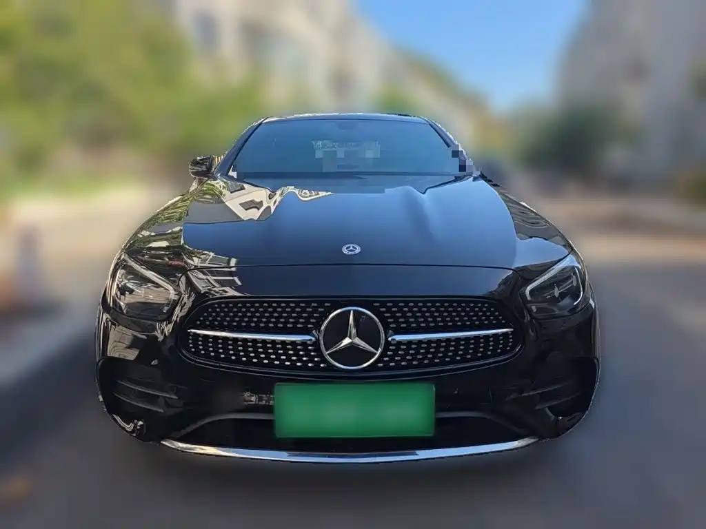 Фото 2 - Mercedes-Benz E-Class