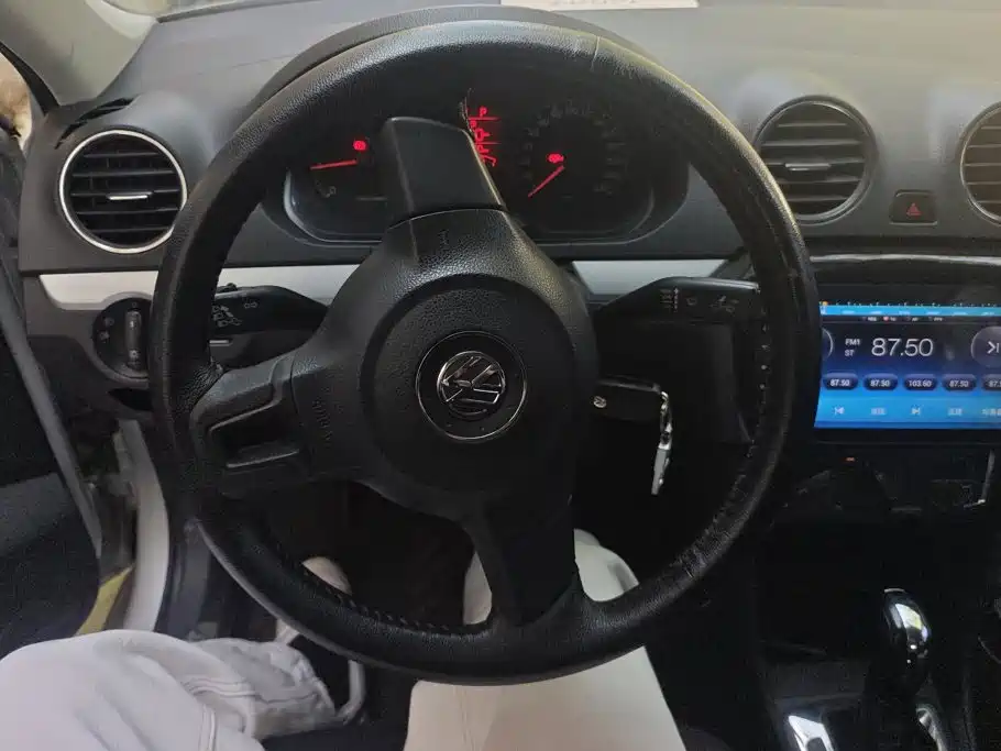 Photo 15 - Volkswagen Jetta
