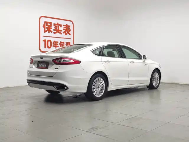 Ford Mondeo 2013 2.0L GTDi200 Fashion — фото 2
