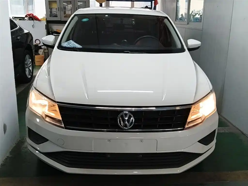 Volkswagen Jetta 2017 1.5L Automatic Fashion фото 3