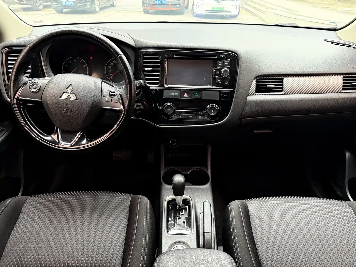 Mitsubishi Outlander (Import) 2016 2.0L 2WD Value Edition 5-Seater фото 7