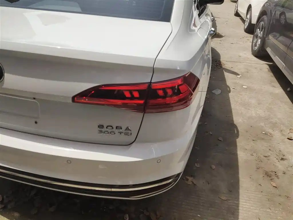 Volkswagen Bora 2023 300TSI DSG Premium Edition фото 24