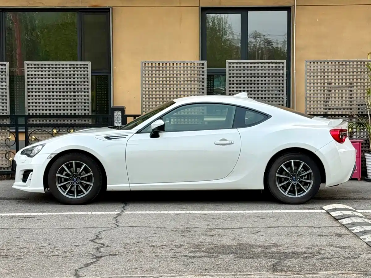 Subaru BRZ 2020 2.0L Manual type-RS фото 2