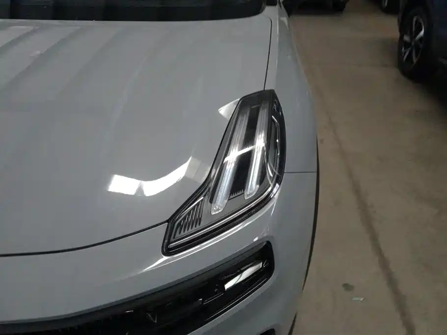 Lynk & Co 06 EM-P 2022 PHEV 84KM Range Pro фото 5