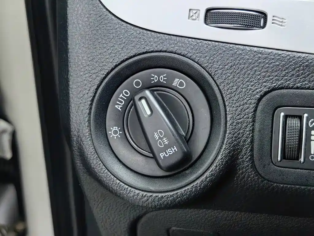 Dodge Journey 2016 2013 Model 2.4L 2WD Premium Edition