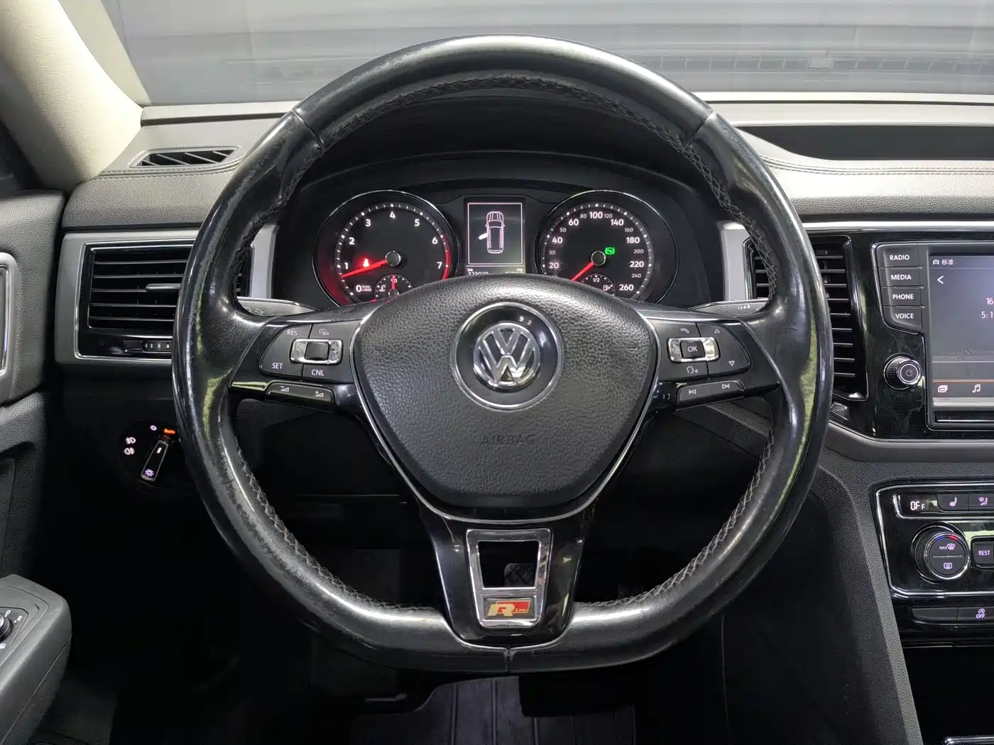 Volkswagen Teramont 2017 530 V6 4WD Luxury Edition фото 7