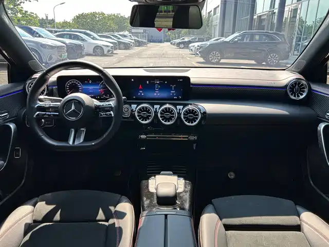 Mercedes-Benz A-Class 2023 A 200 L Fashion — фото 4