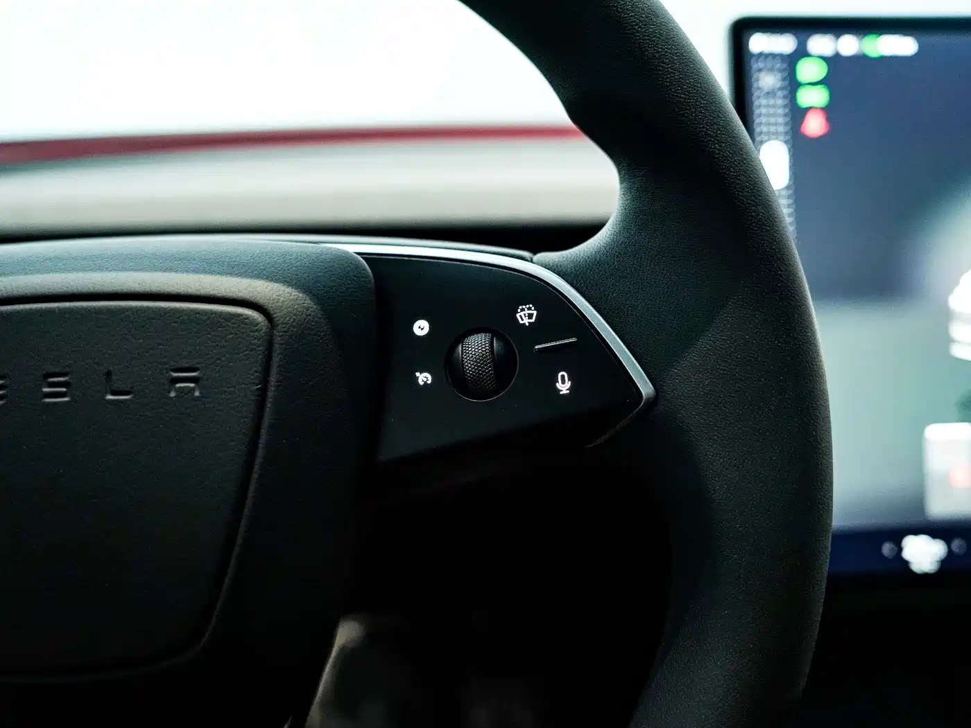 Фото 10 - Tesla Model 3