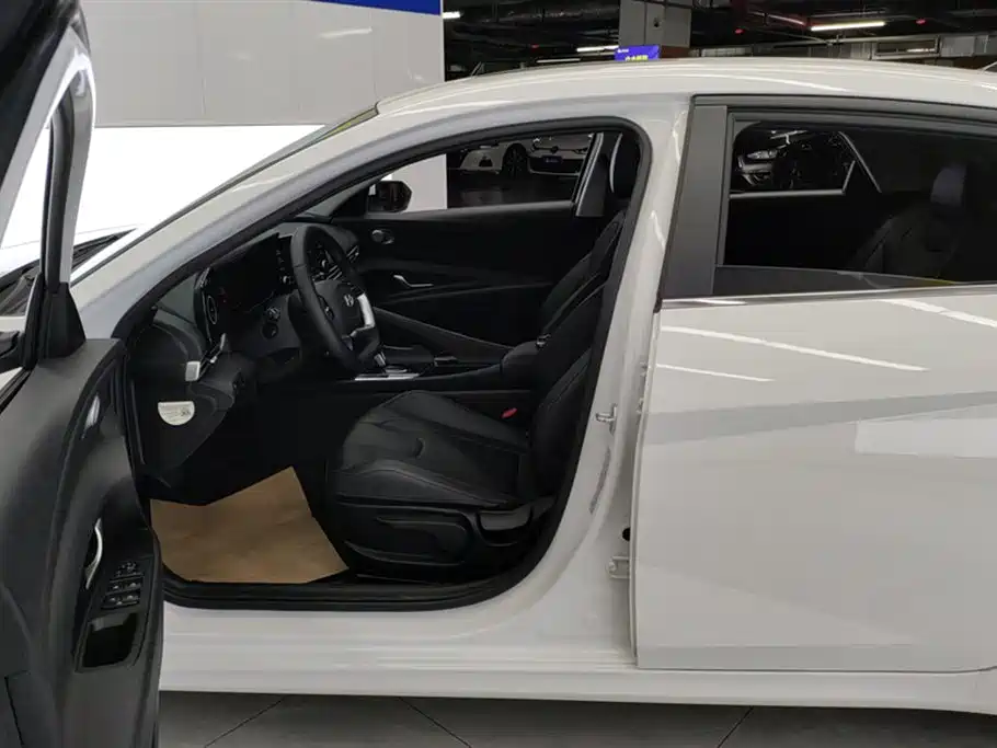 MODERN ELANTRA