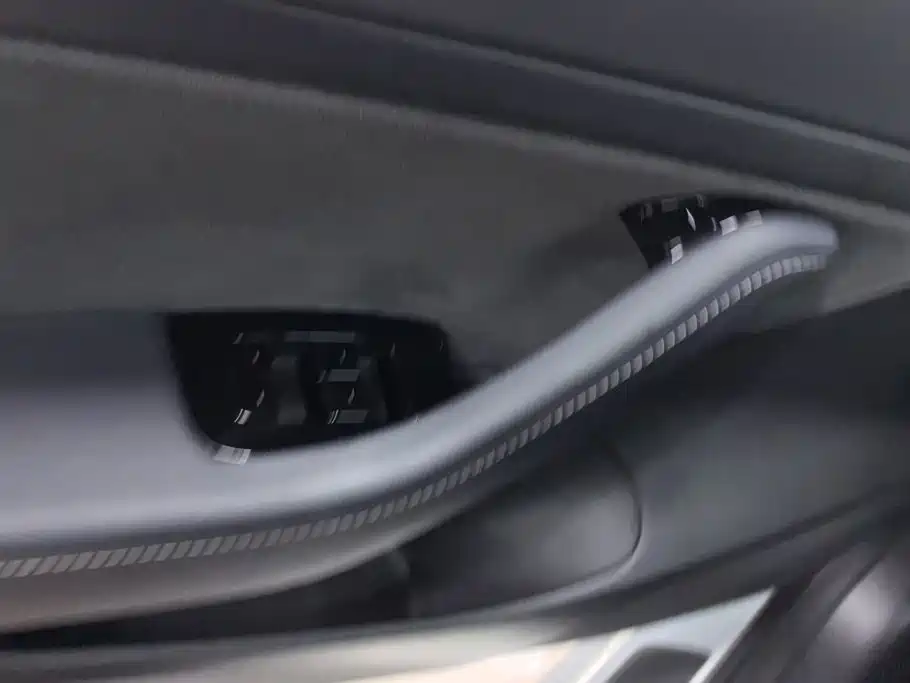 Фото 7 - Tesla Model 3