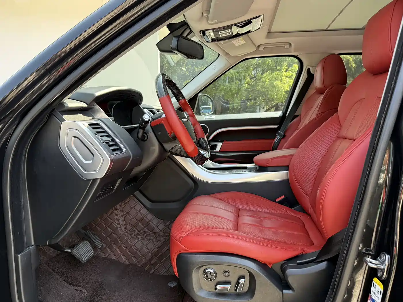 Land Rover Range Rover Sport 2016 Model 3.0 SC V6 SE фото 8
