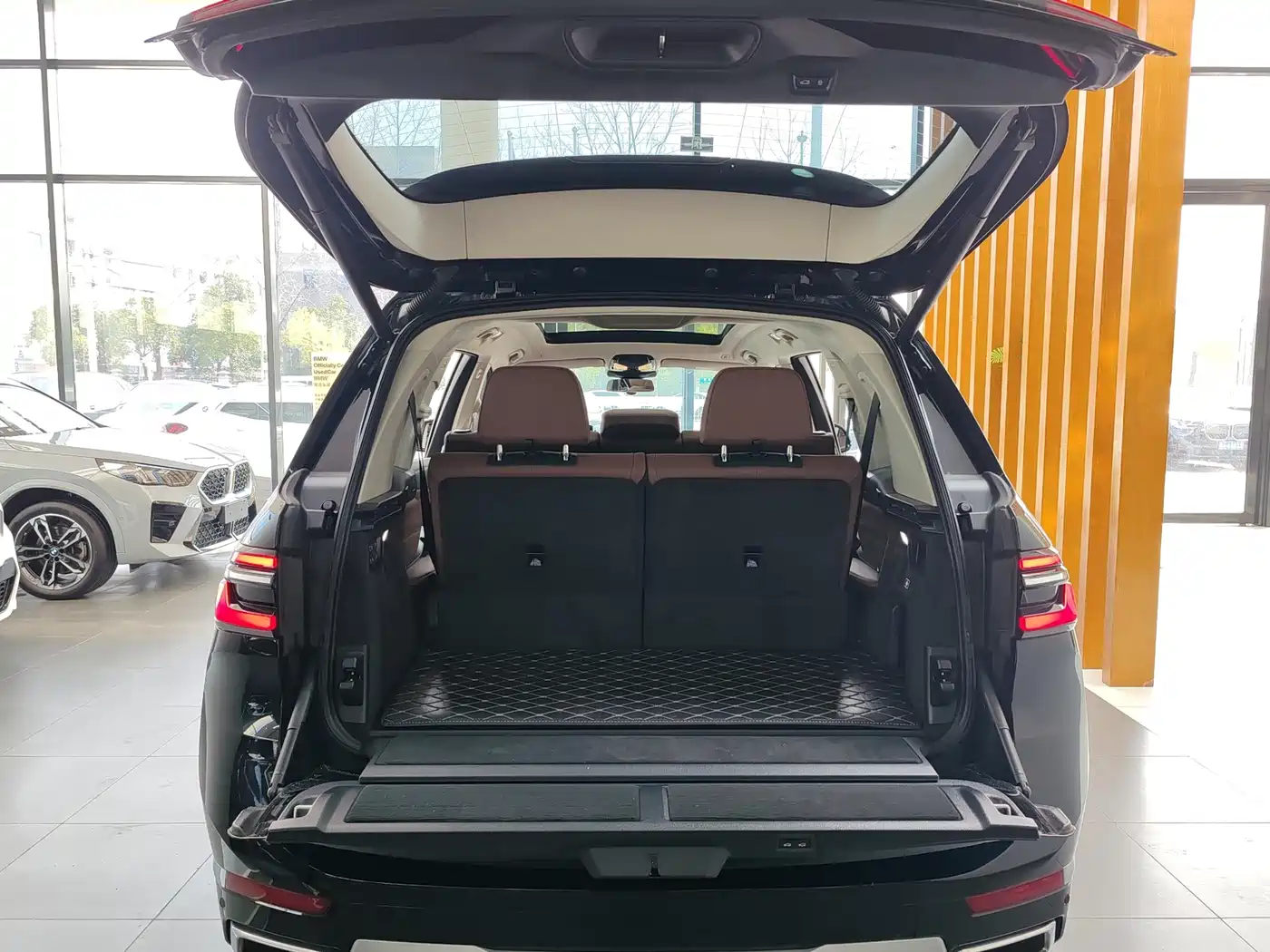 BMW X7 2024 xDrive40i Leading Luxury Package фото 17