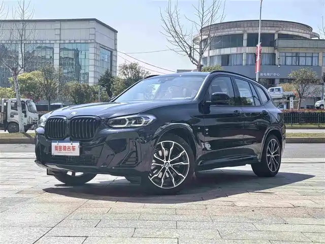 BMW X3 xDrive30i, Лидер, M Чёрный пакет