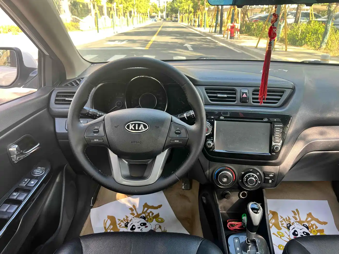 Kia K2 2012 Sedan 1.4L AT Premium ECO Commemorative Edition фото 9