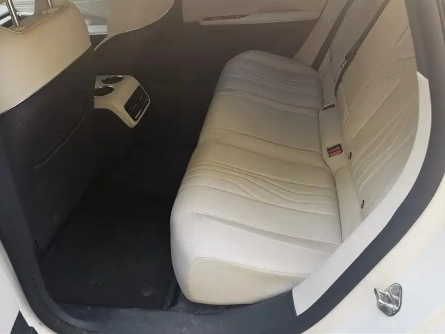 GEELY GALAXY GALAXY E8