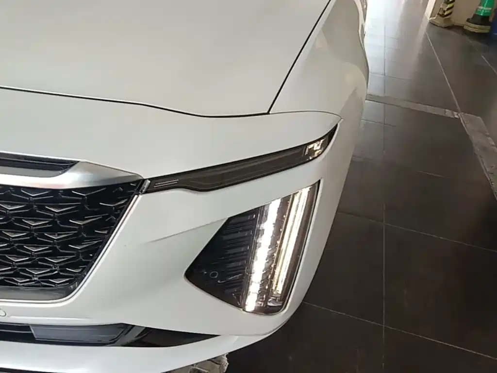 Фото 24 - Cadillac CT6
