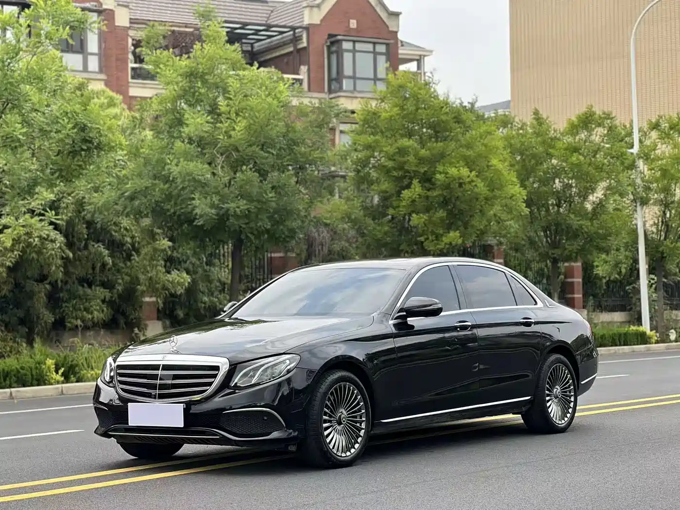 Mercedes-Benz E-Class 2019 E 260 L 4MATIC