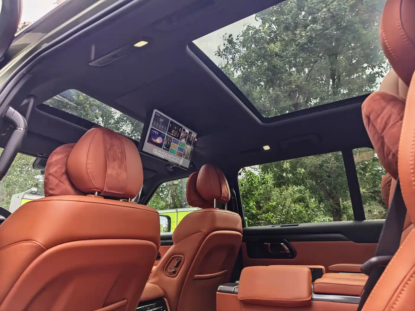 ROX Jishi Extreme Stone 01 2024 2023 Premium 6-Seater Edition