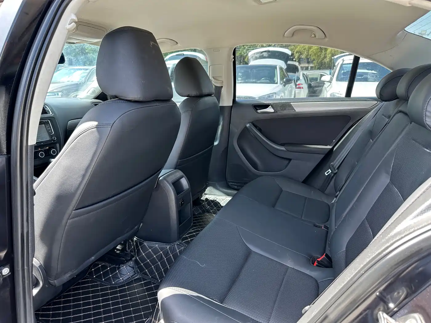 Volkswagen Sagitar 2014 1.4TSI Automatic Fashion фото 9