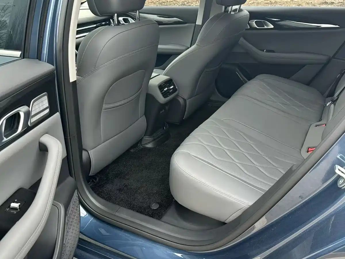 Geely Galaxy Galaxy A7 2025 EM-i фото 6