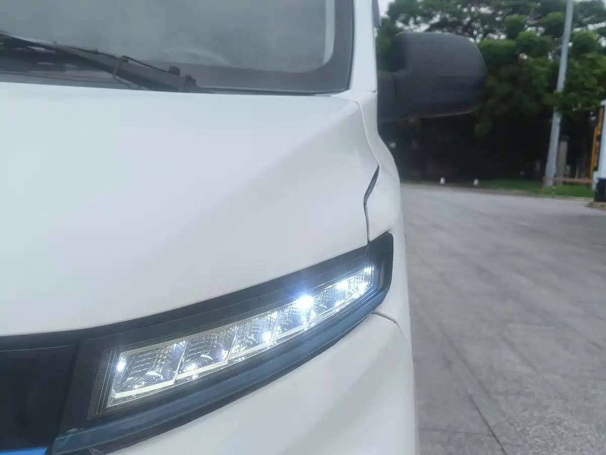 Yuan Cheng FarStar V 2024 2023 V6E PLUS Farizon Smart Core 46.08kWh Value Edition