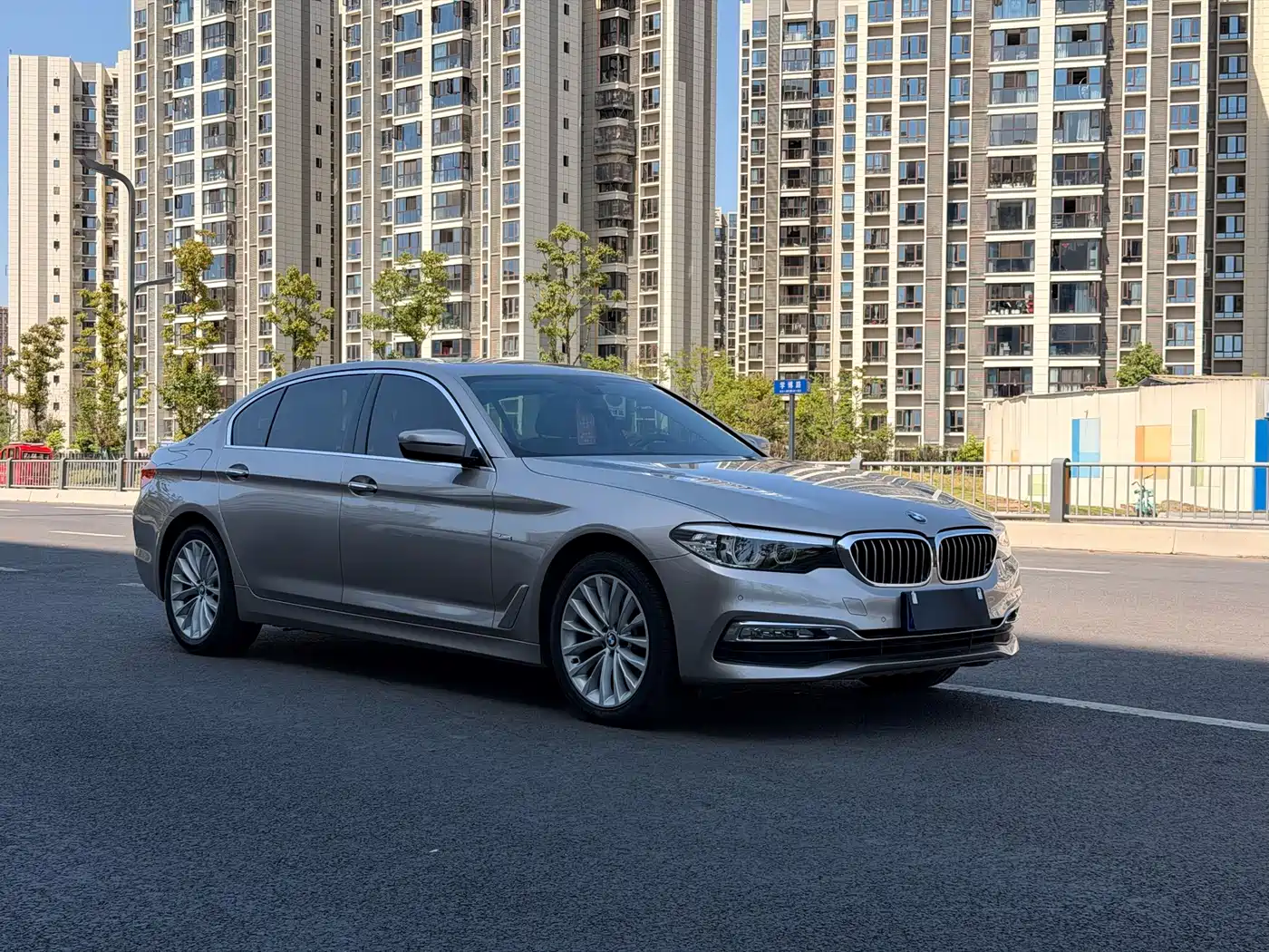 BMW 5 Series 2018 525Li Luxury Package фото 3