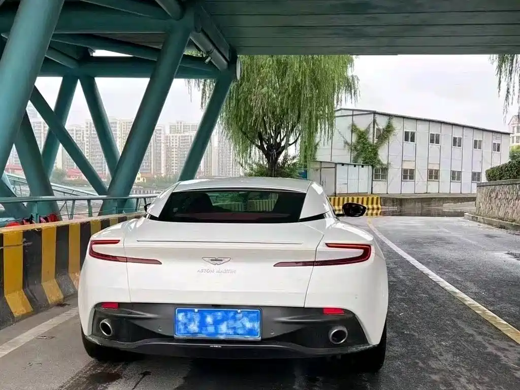 Aston Martin DB11 2018 2019 Model 4.0T V8 Coupe