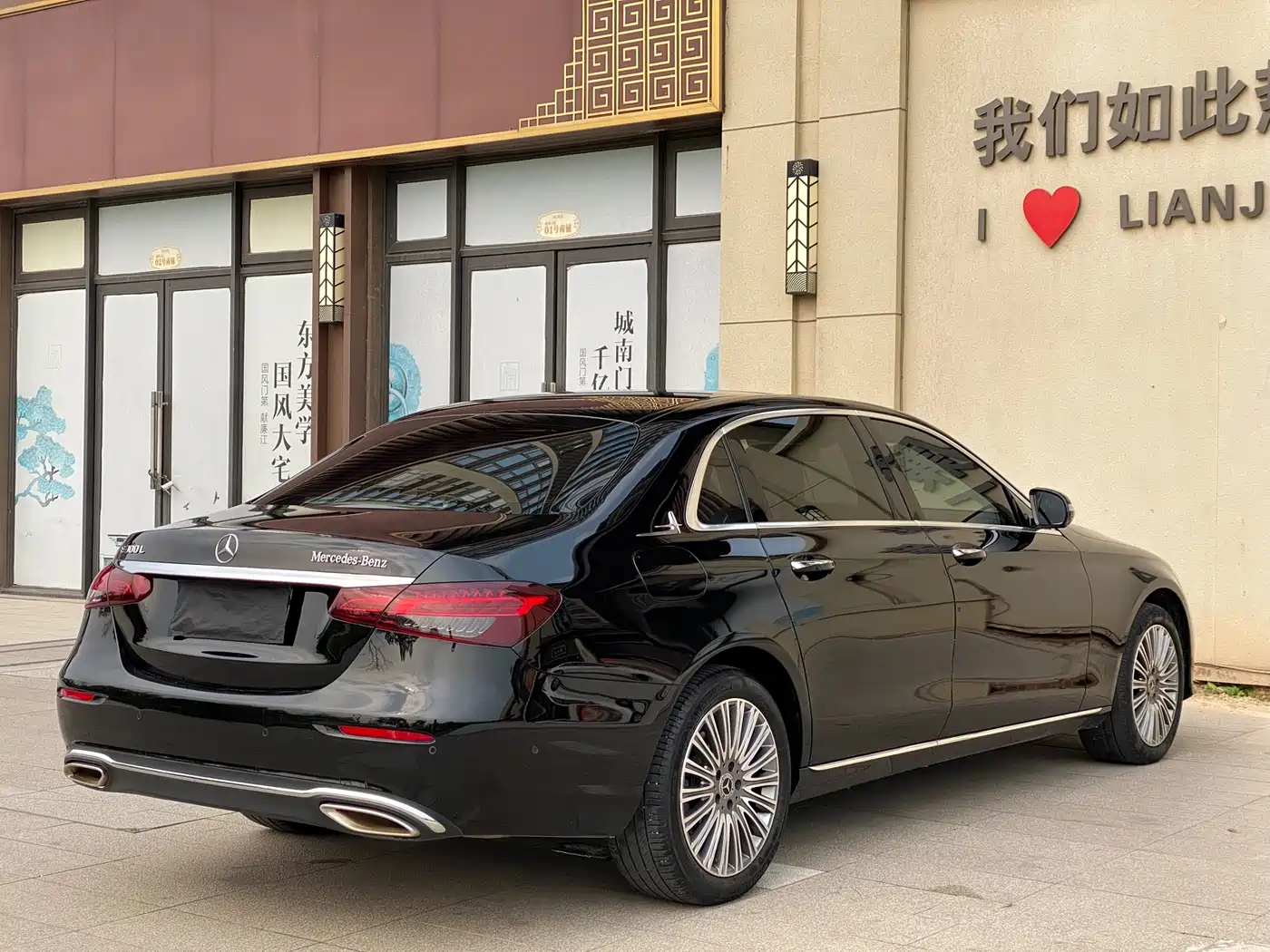 MERCEDES-BENZ E CLASS