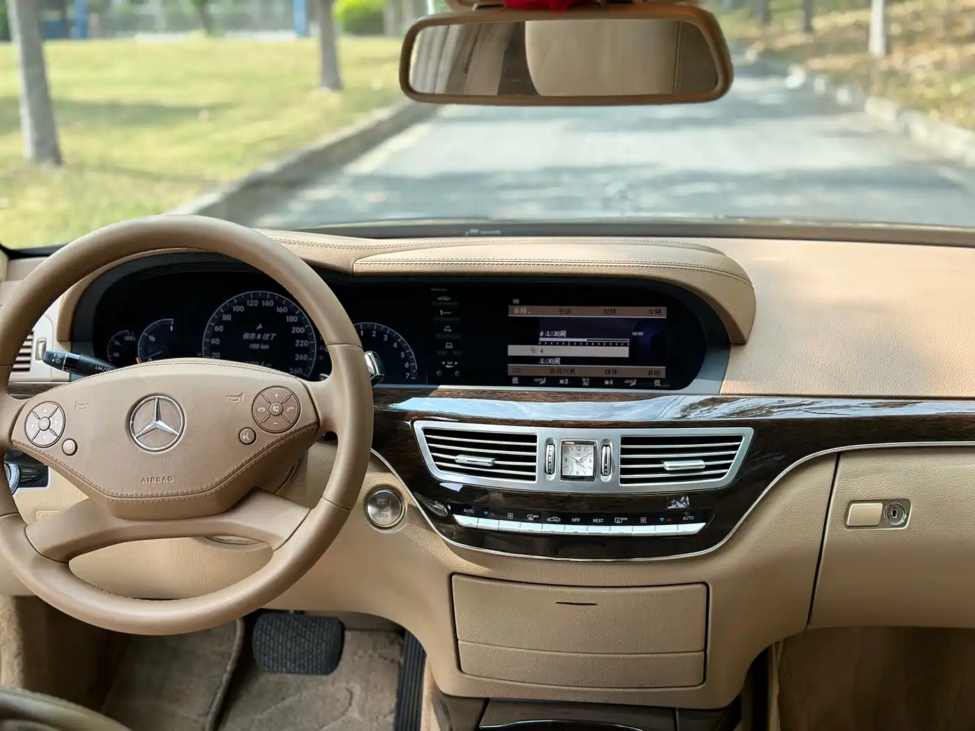 Mercedes-Benz S-Class 2012 S 300 L Luxury Grand Edition фото 13