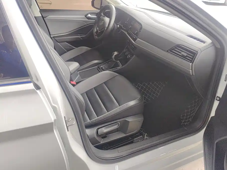 Photo 8 - Volkswagen Sagitar