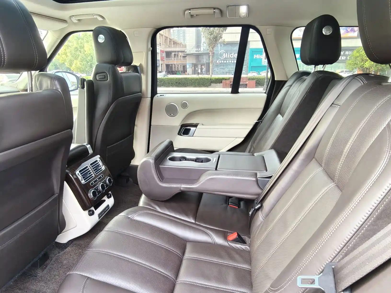 Фото 20 - Land Rover Range Rover