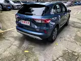 Photo 6 - Ford Escape
