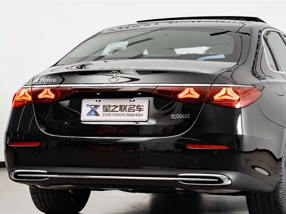 Mercedes-Benz E-Class 2026 E 300 L Luxury фото 8