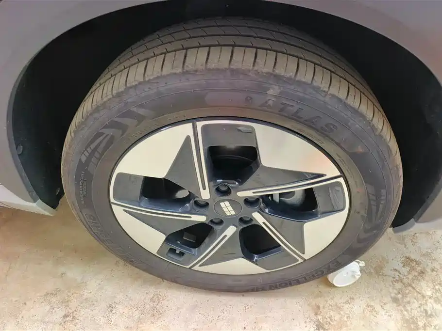 GEELY GALAXY GALAXY E5