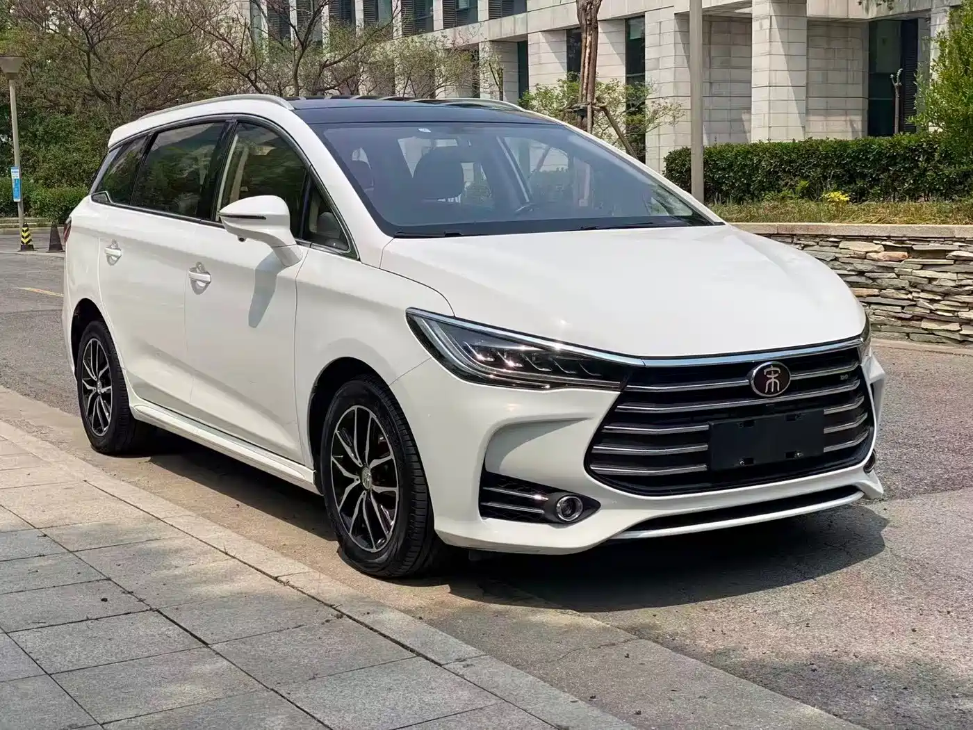 BYD Song MAX 2017 1.5T Auto Smart Elite 7-Seater фото 3