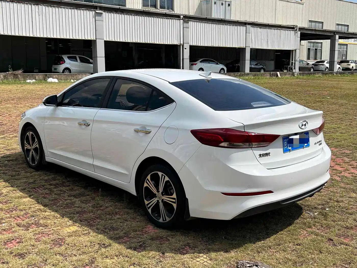 Hyundai Elantra 2018 1.4T DCT Dynamic·Vitality Model фото 7