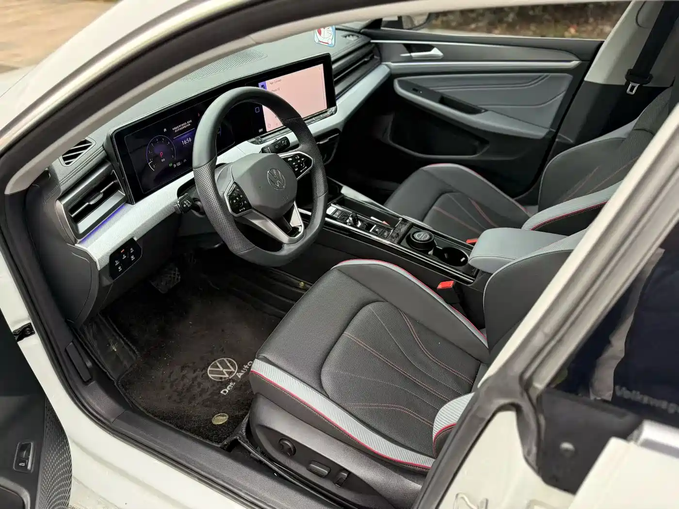 VOLKSWAGEN LINGDU