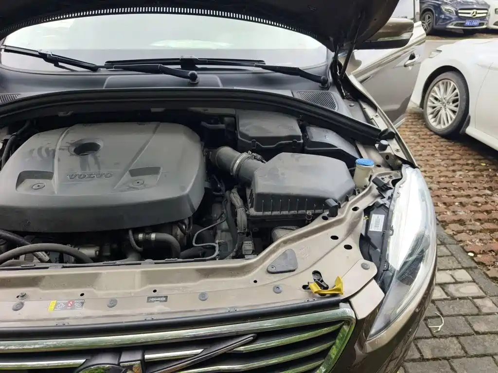 Фото 22 - Volvo XC60