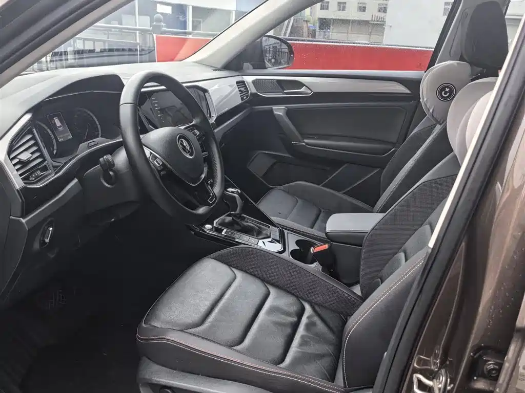 Volkswagen Tayron 2021 330TSI 2WD Luxury Smart Connect Edition фото 7