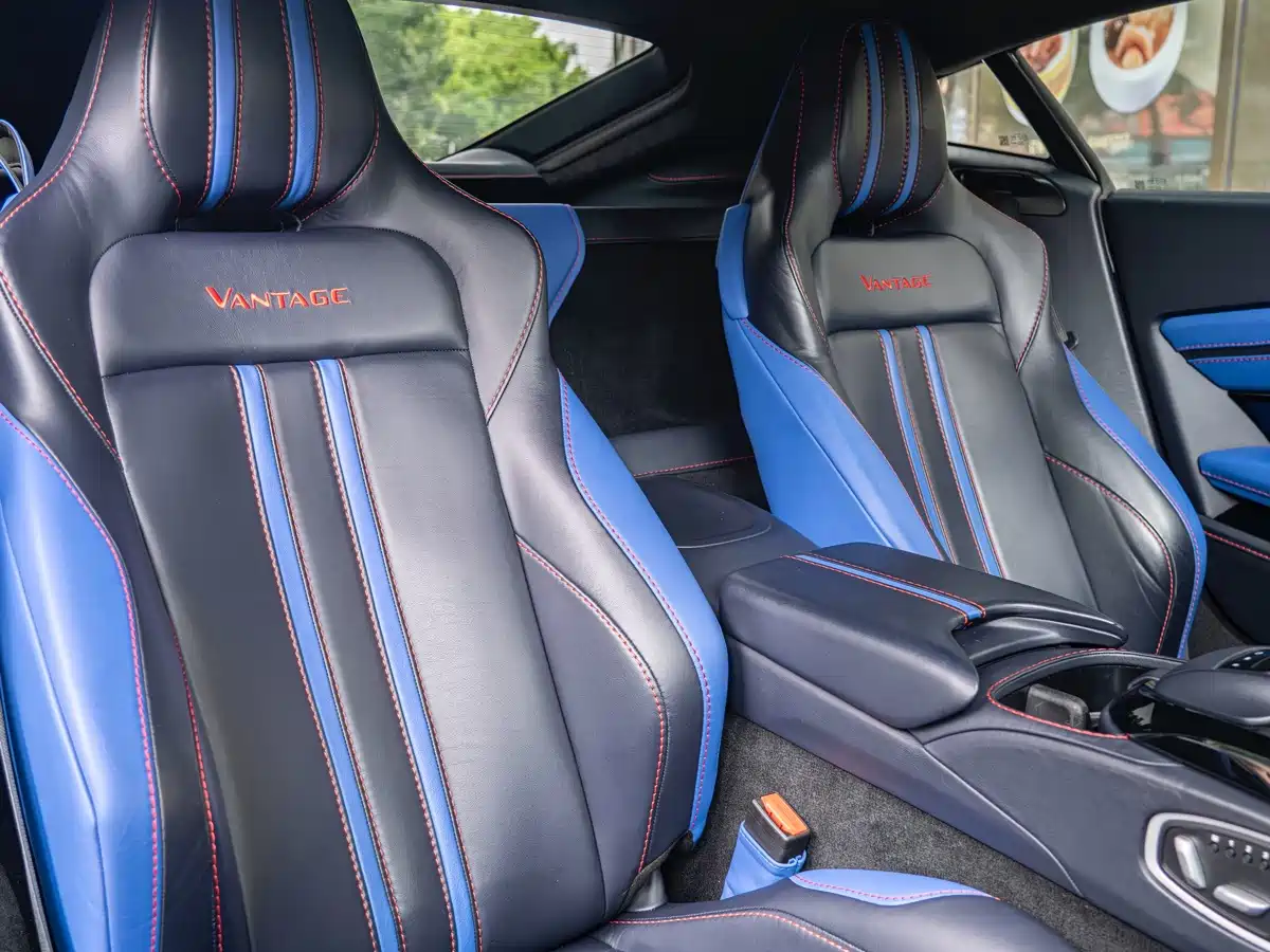 Aston Martin V8 Vantage 2020 2020 4.0T V8 Coupe 007 Edition